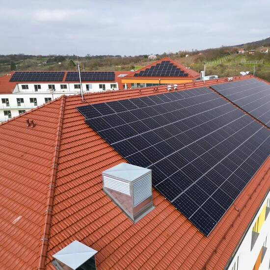 315 kWp | 324 kWh | Újezd u Brna